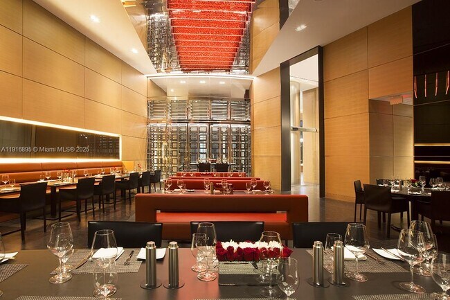 Building Photo - 18555 Collins Ave