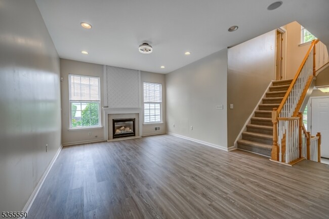 Building Photo - 60 Brock Ln
