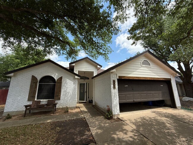 Primary Photo - Unique single-story home for lease in the ...
