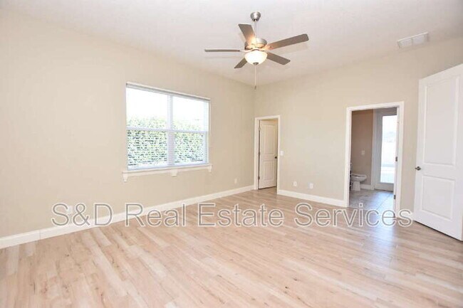 Building Photo - 6986 Highlands Creek Ave