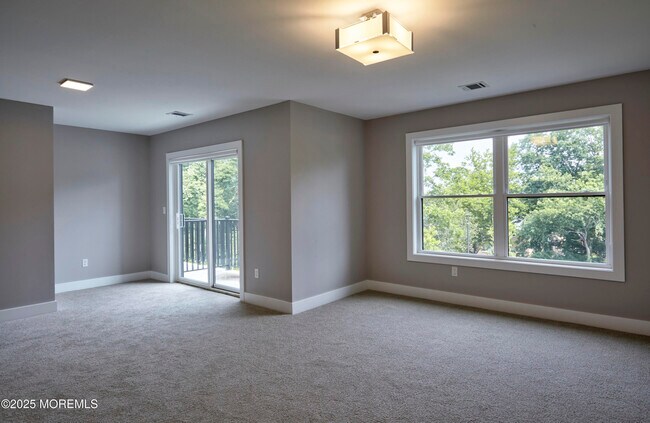 Building Photo - 52 Colfax St