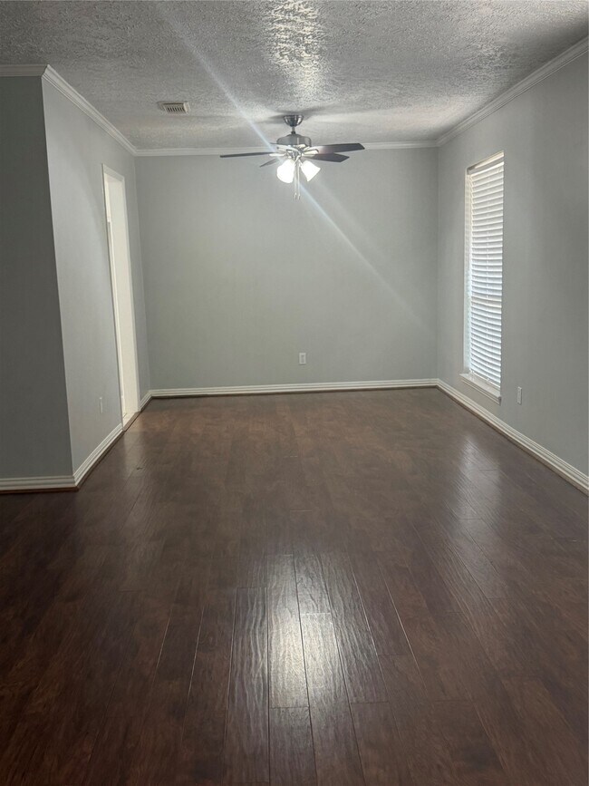 Building Photo - 11107 Sageking Dr