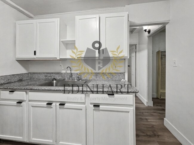 Building Photo - 1838 Monterey St