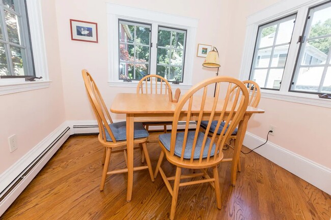 Building Photo - 16A Linden Pl