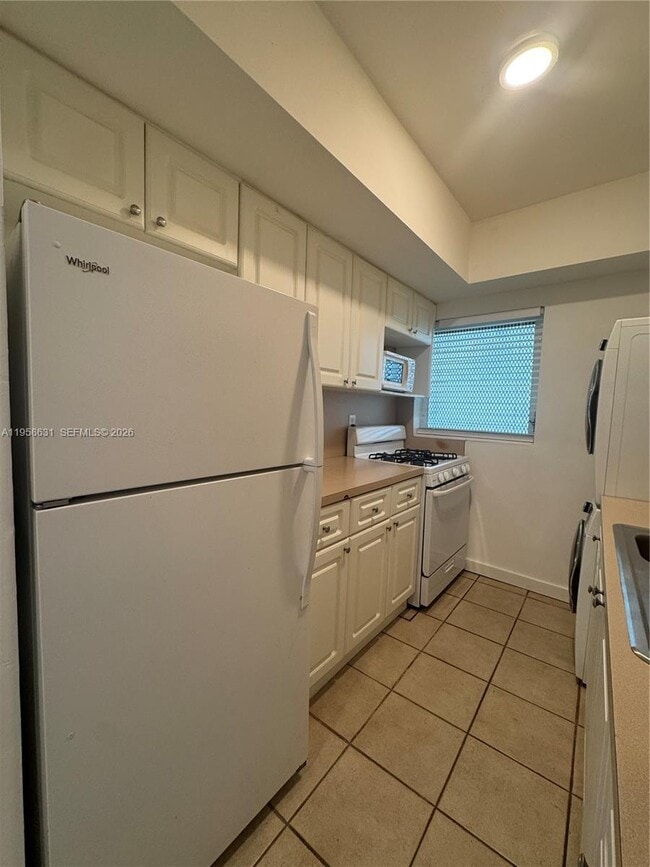 Building Photo - 921 Meridian Ave