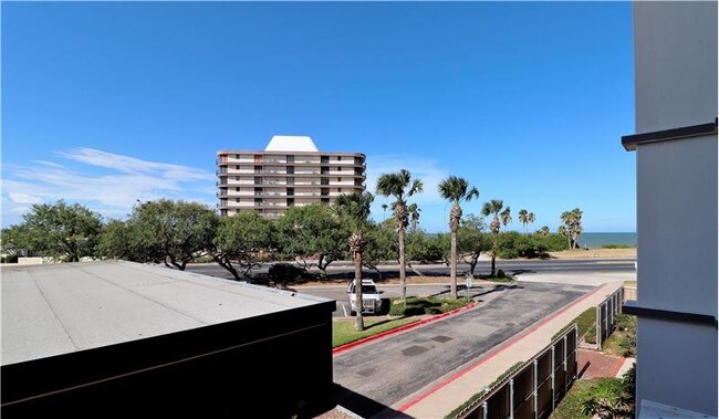 Building Photo - 4600 Ocean Dr
