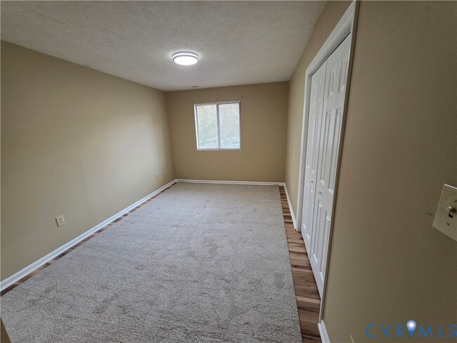 Building Photo - 4003 Governors Square