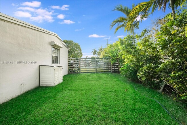 Building Photo - 5401 SW 97th Ct