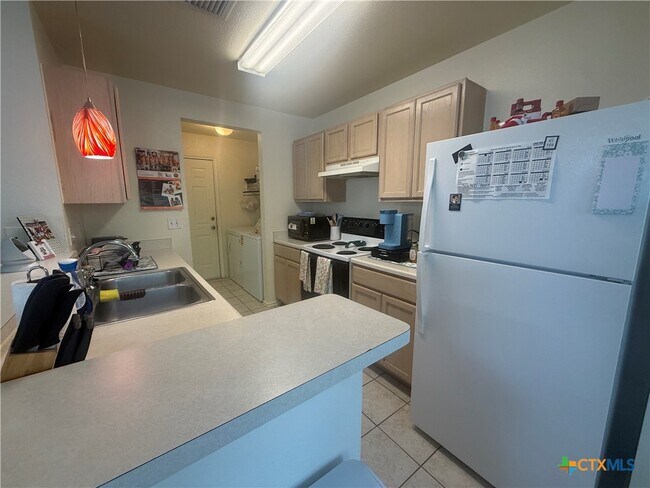 Building Photo - 103 Cedargrove