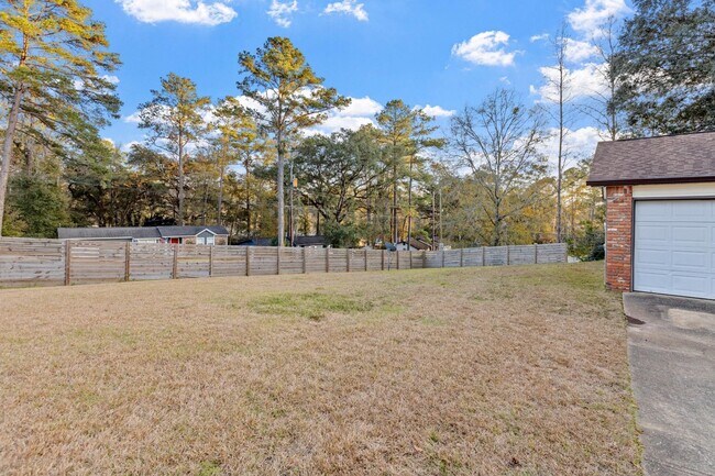 Building Photo - 3001 Eastgate Ct