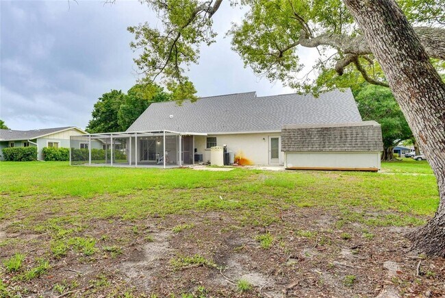 Building Photo - 4831 Greenleaf Rd