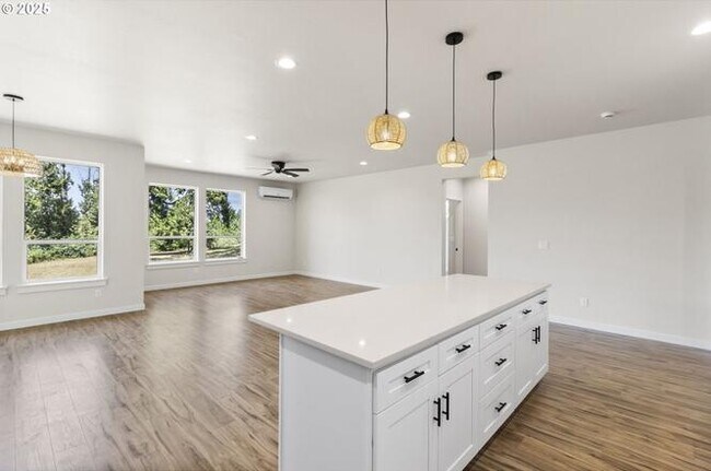 Building Photo - 85152 Winding Way
