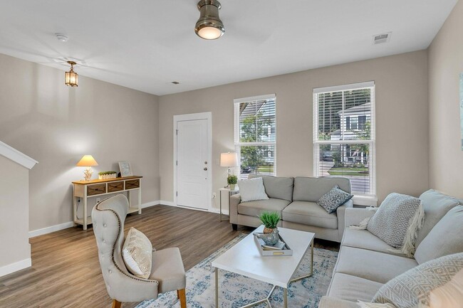 Building Photo - 146 Winding Branch Dr