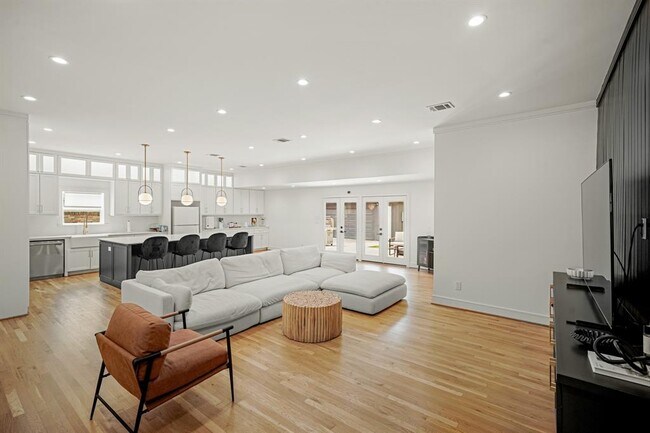 Building Photo - 5630 Lymbar Dr