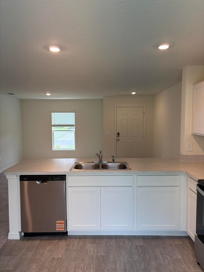 Building Photo - 1109 Altamira St NW