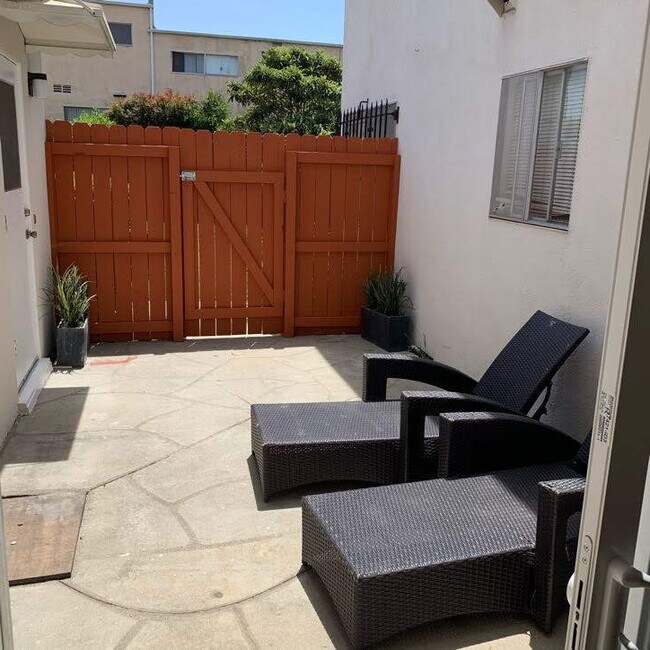 Private payio - 1524 Stanford St