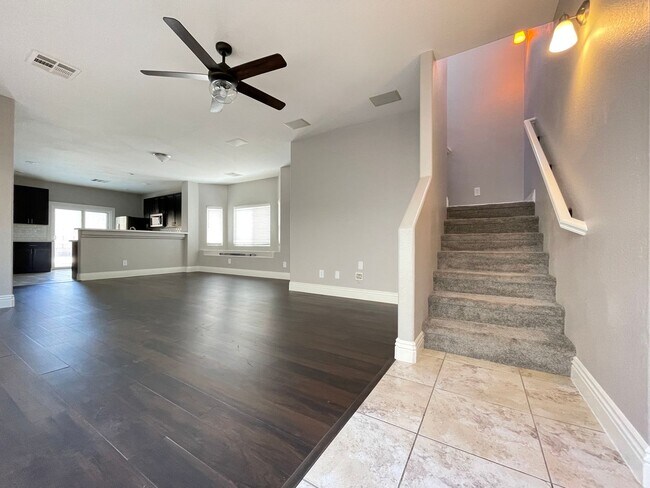 Building Photo - Beautiful 4-Bedroom Home with Den in Mountain’s Edge