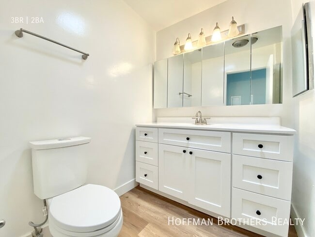 Building Photo - 919 N Alfred St