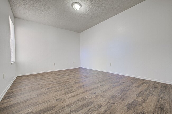 Building Photo - 8118 West Gate Blvd