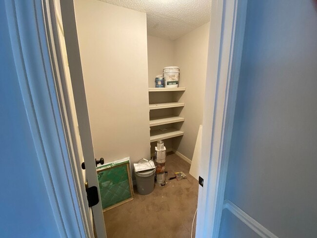 Building Photo - 2BD / 2.5BA FOR RENT