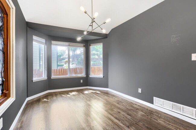 Building Photo - 885 Marlstone Pl