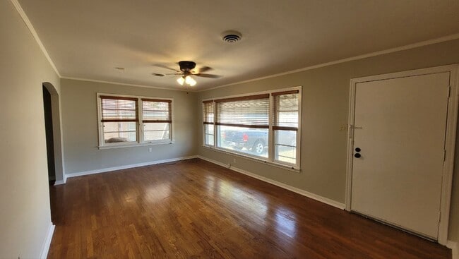 Building Photo - 1209 Look St