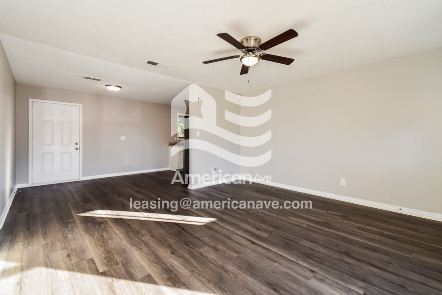 Building Photo - 4935 Lisa Ct