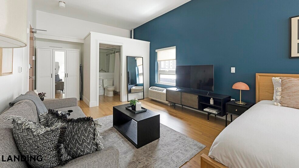 Building Photo - 135 Adams St