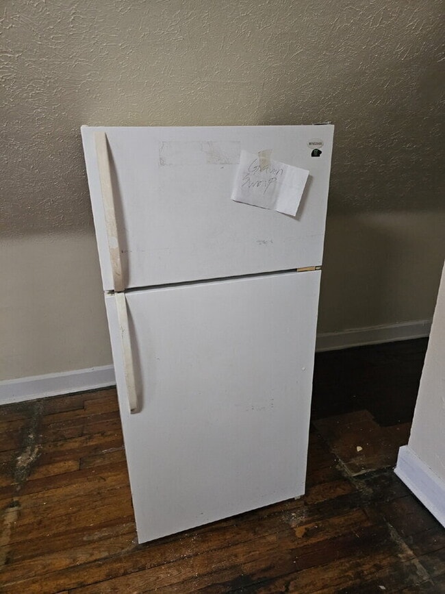 Building Photo - 1547 Hillcrest Rd