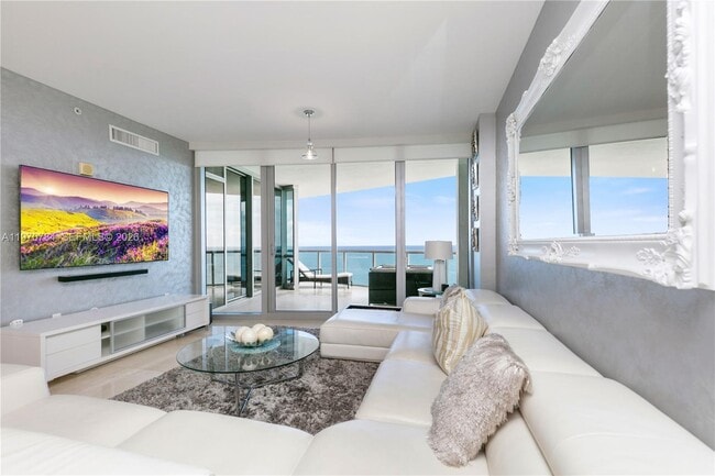 Building Photo - 17121 Collins Ave