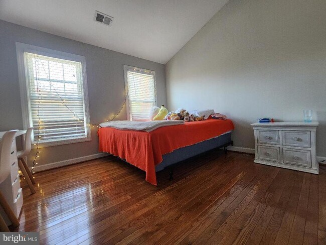 Building Photo - 13561 Flowerfield Dr