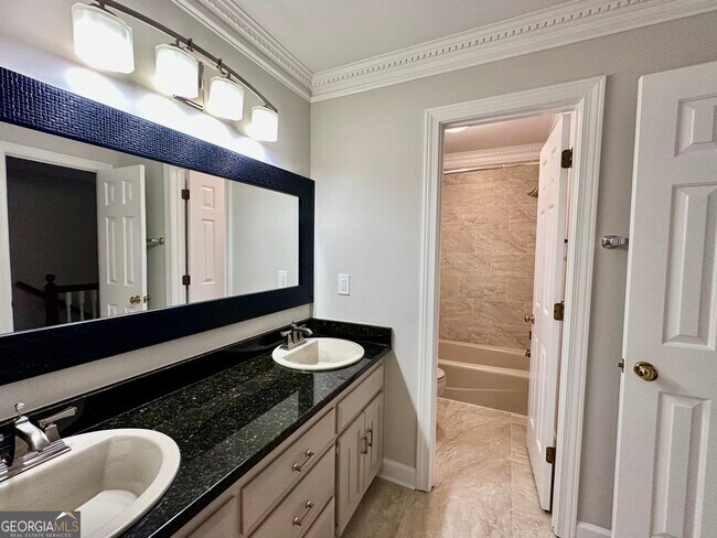 Building Photo - 3363 Somerset Trace