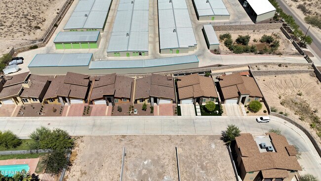 Building Photo - 1031 Vinton Ave