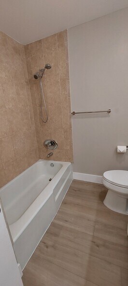 Building Photo - 904 Mandarin Is