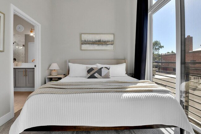 Building Photo - 4432 Tennyson St