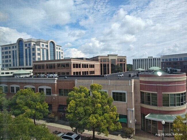 Building Photo - 670 Town Center Dr