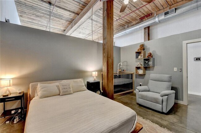 Building Photo - 170 Boulevard SE