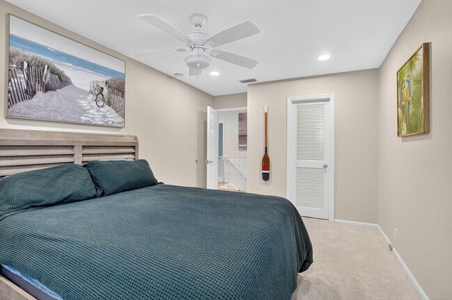 Building Photo - 1194 Hillsboro Mile