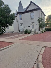 Building Photo - 511 Belmont Ave