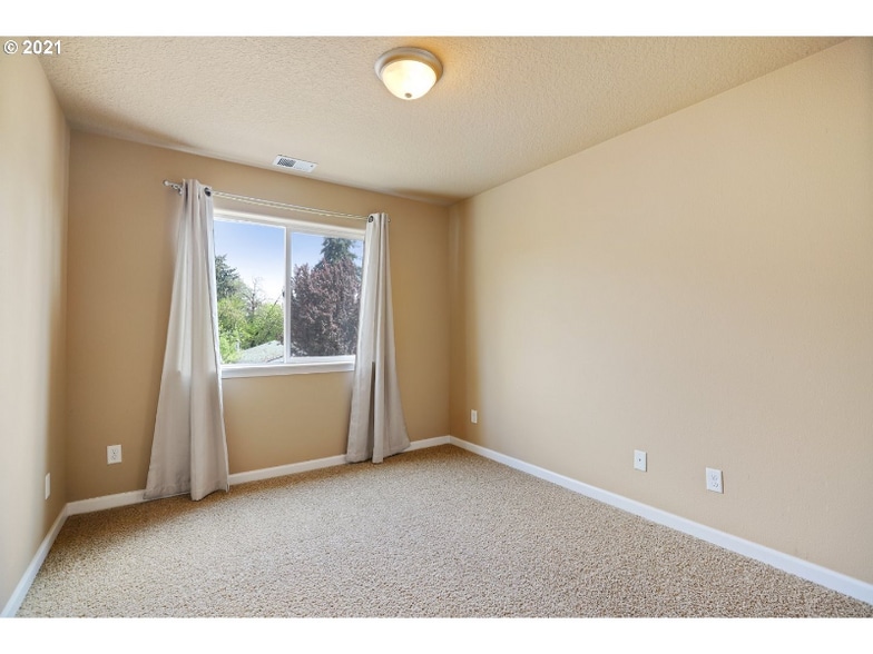 Building Photo - 4734 SW 184th Ave