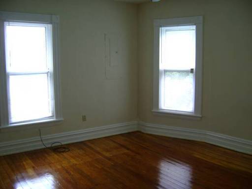 Building Photo - 356 S Broadway Park