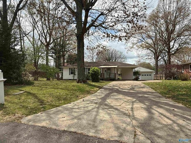 Building Photo - 804 Williams St