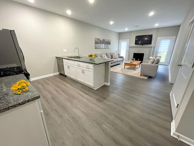 Birch Townhome - Orchard Grove Apartments