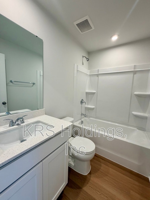 Building Photo - 315 Oldfield Dr
