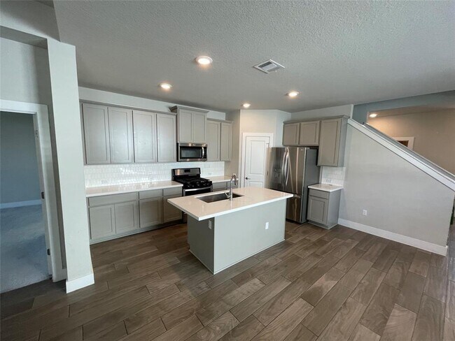 Building Photo - 8412 Cottage Rose Dr