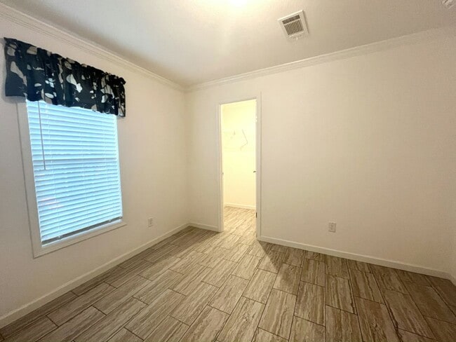 Building Photo - 402 Morristown Cay