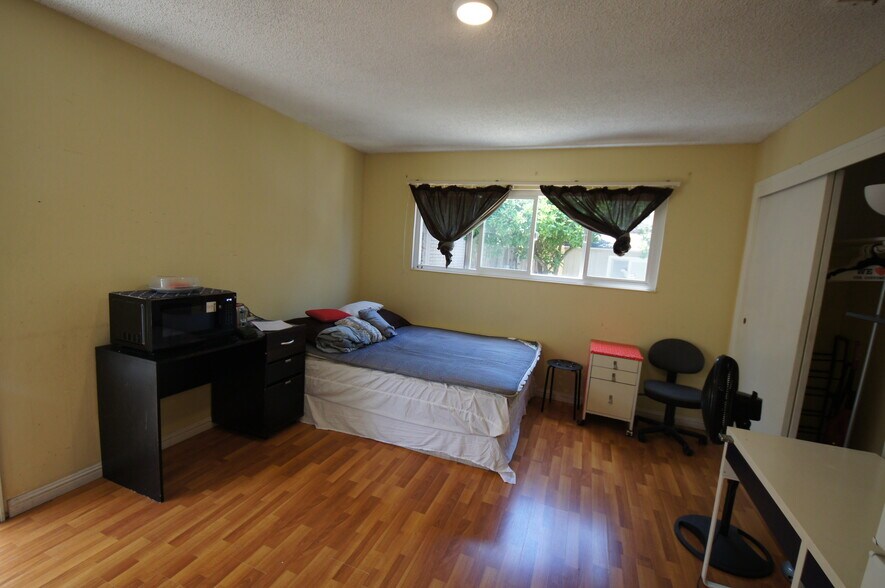 Building Photo - 34873 Ozark River Way