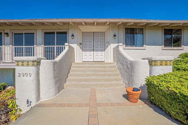 Building Photo - Ocean View Prime Location