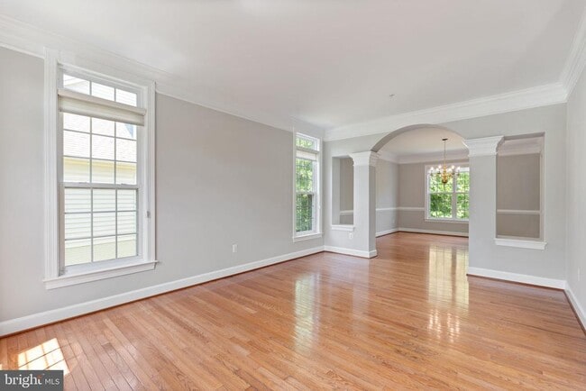 Building Photo - 15436 Symondsbury Way
