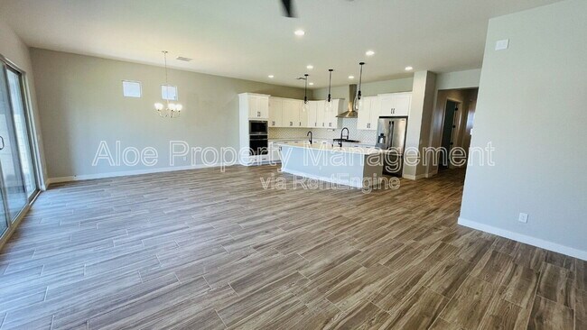 Building Photo - 2995 W Lynx Dr
